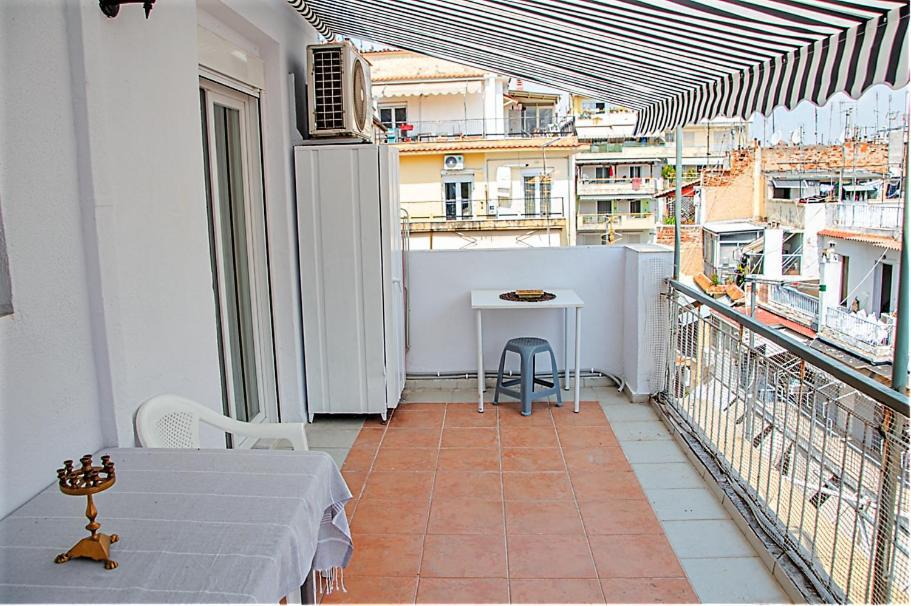 Kassandrou Hot Tub-jakuzzi - 2 Bedrooms - Big Balcony - Center Thessaloniki