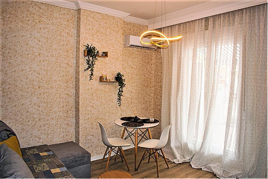 Kassandrou Hot Tub-jakuzzi - 2 Bedrooms - Big Balcony - Center Apartment Thessaloniki